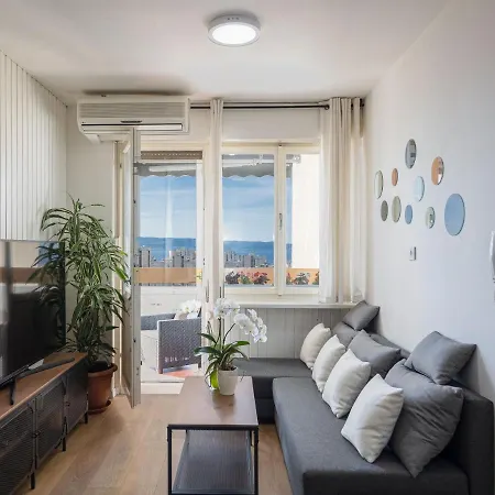 Tranquil Retreat W/ Balcony Sea View & Workspace Apartament *